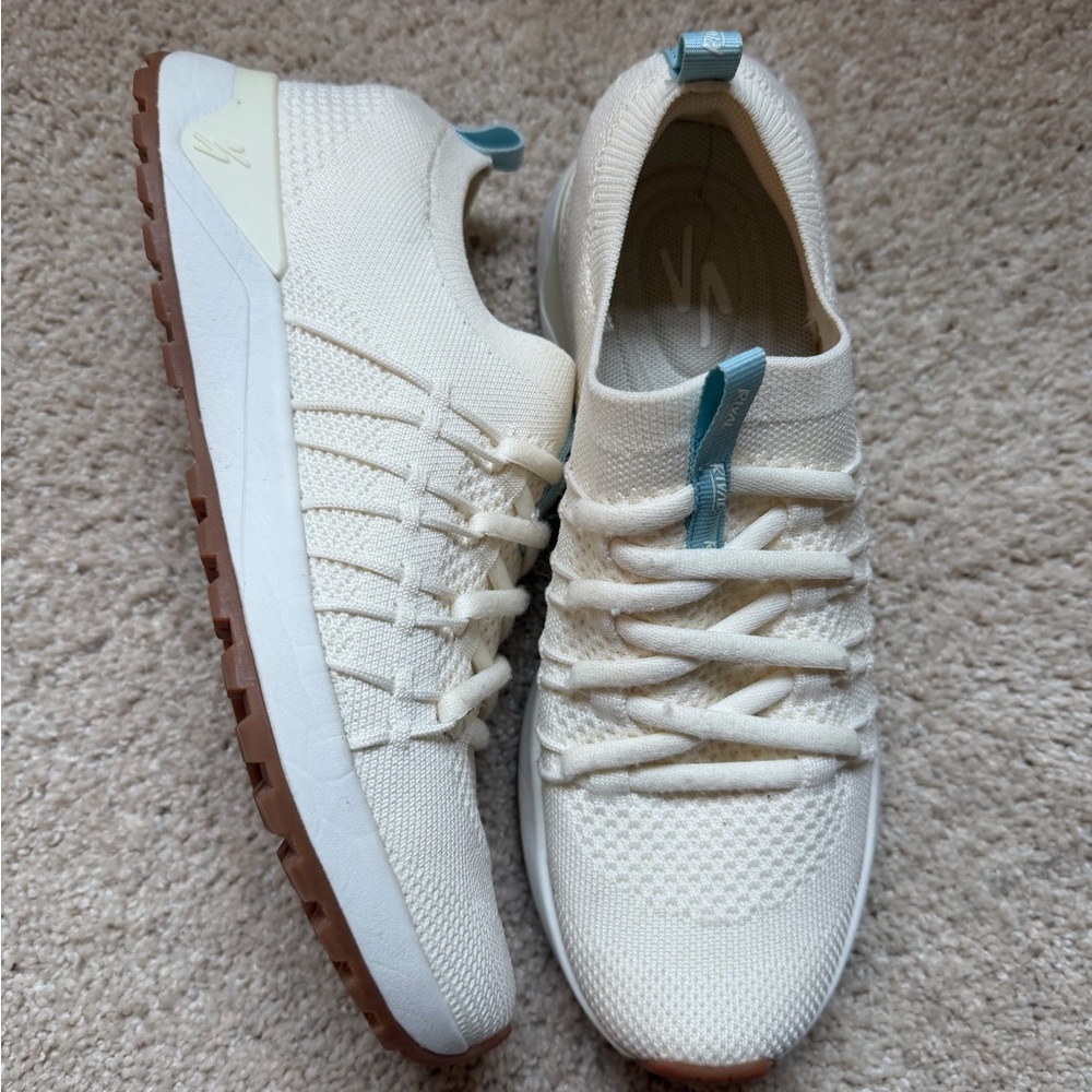 Rival Women's Sneakers - Picture 4 of 7